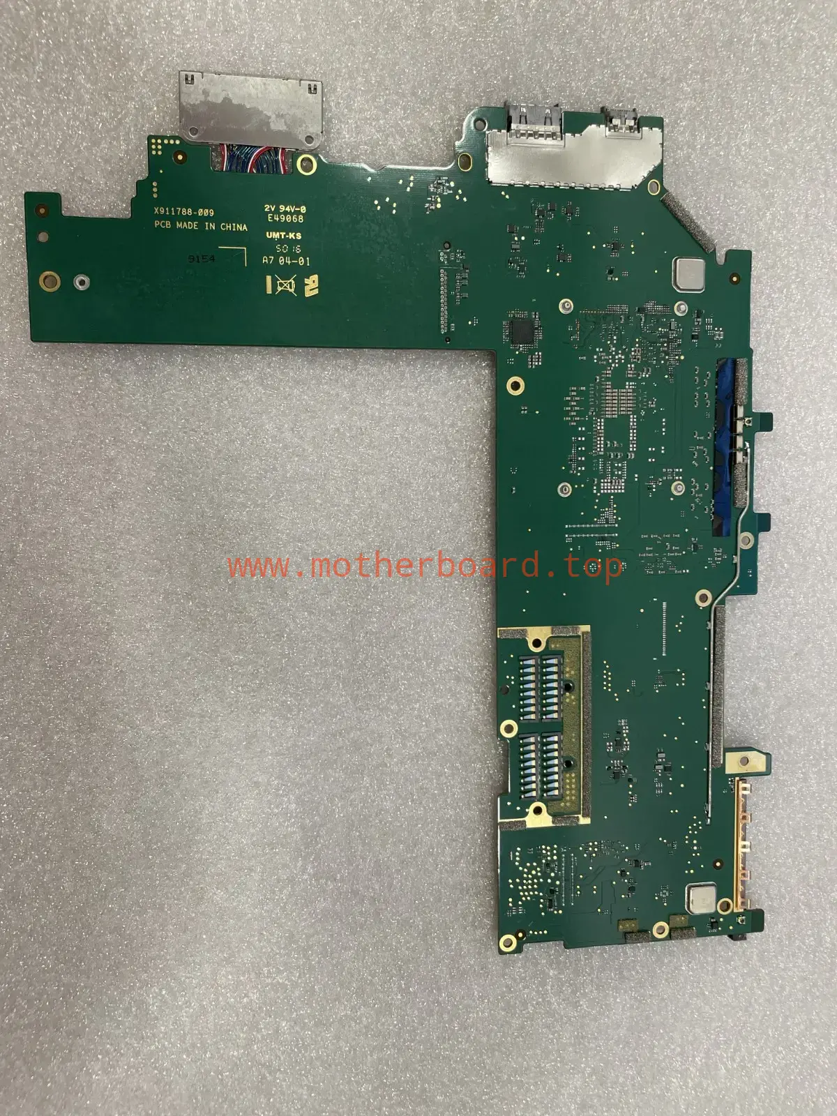 Microsoft Surface Pro 4 X911788-009 motherboard - for parts only ! 2