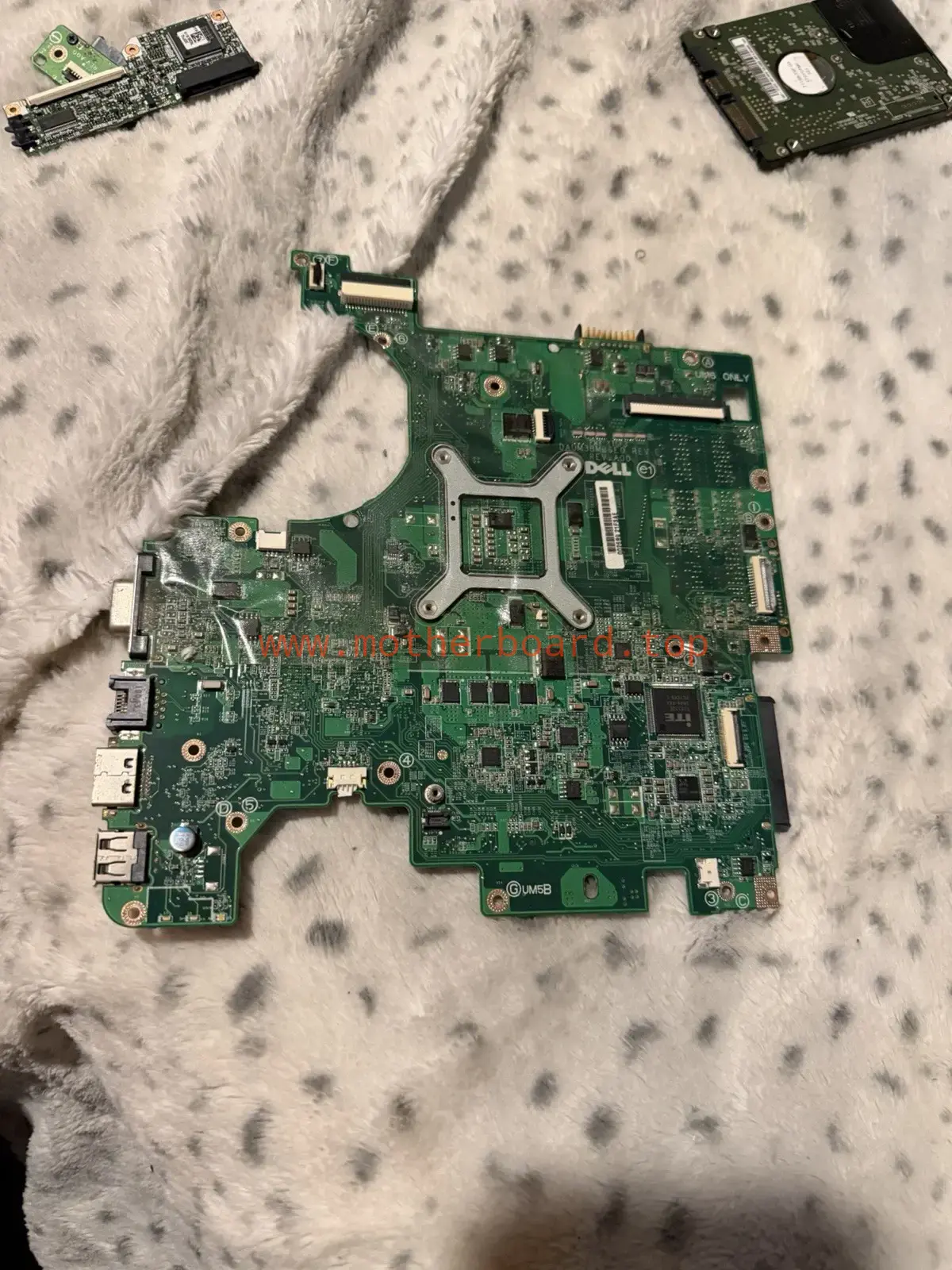 DELL Inspiron 1564 Motherboard DAUM3BMB6E0 / SLBMD / 2x2GB 2
