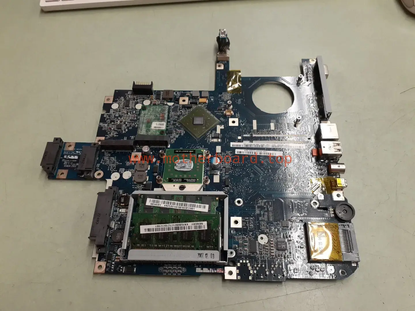 Acer 5520 5520G ICW50 LA-3581P Motherboard / AMDTK55HAX4DC / 1x2GB 1x1GB